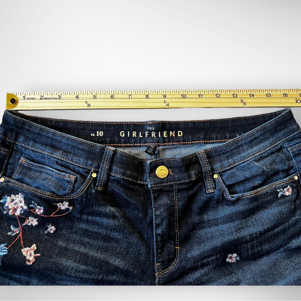 White House Black Market WHBM Dark Blue Floral Embroidered Jeans - Picture 5 of 11